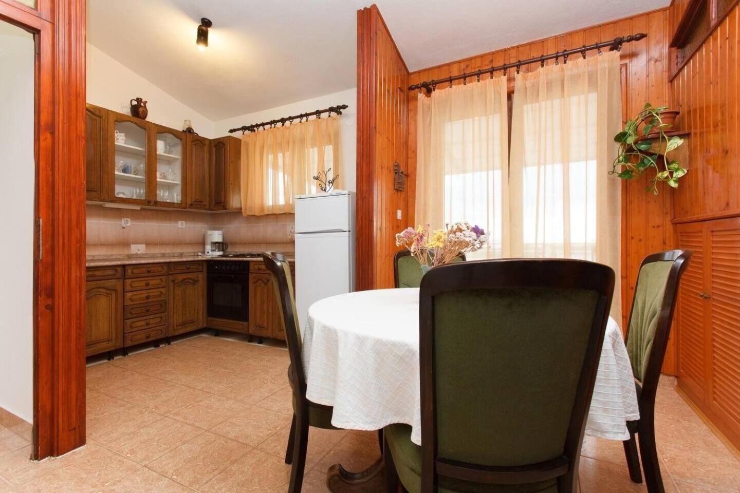 Apartments Zeljko Seget Vranjica Exterior photo